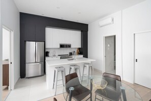 Design Apartment | 1 bedroom, desk, blackout drapes, soundproofing - The S&D Hotel  (Montréal)
