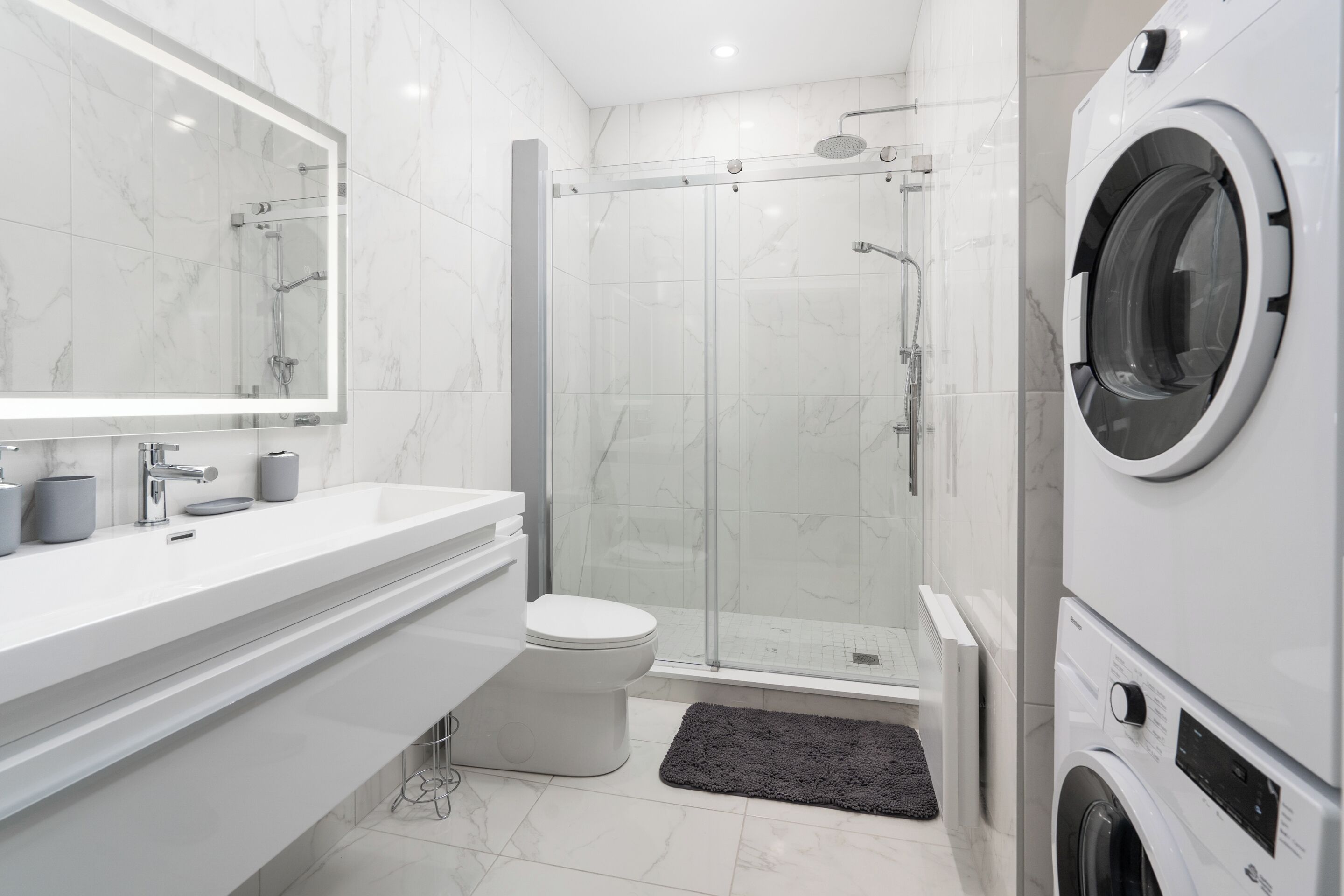 Departamento exclusivo | Baño | Regadera, amenidades de baño gratuitas, secadora de cabello, toallas 