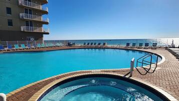 Innenpool, beheizter Pool