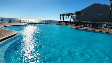 Piscina interna, piscina aquecida