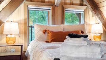 3 bedrooms, desk, travel cot, free WiFi