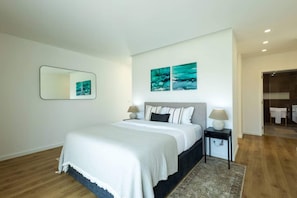 4 habitaciones, tabla de planchar con plancha y internet 