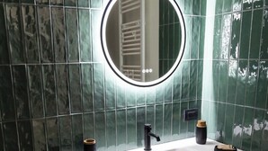 Shower, hair dryer, bidet, towels - Bagheria home: your relaxation in the city  (Bagheria)