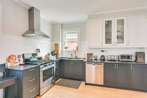 Microwave, oven, stovetop, dishwasher - Bright & Pet-Friendly Home: 1.5 Mi to Harvard Square, Allston, Brighton (Watertown)