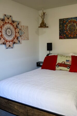 4 bedrooms, desk, iron/ironing board, free WiFi