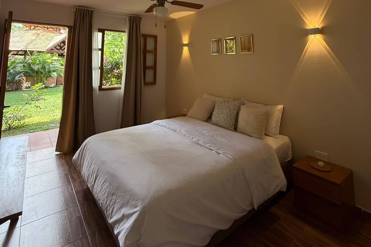 Habitación Confort doble | Sábanas de algodón egipcio, ropa de cama de alta calidad, escritorio