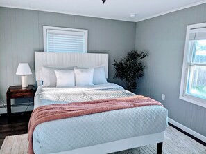 2 bedrooms, iron/ironing board, WiFi, bed sheets