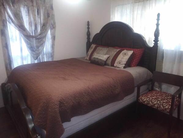 2 bedrooms, WiFi, bed sheets