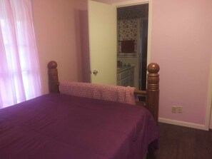 2 bedrooms, WiFi, bed sheets