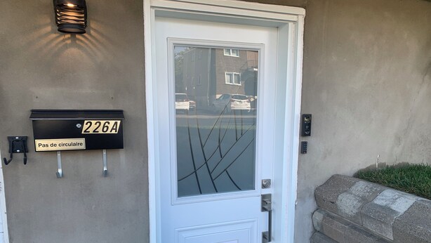 Exterior detail - Comfy, Spacious and Clean basement apartment (Longueuil)
