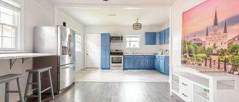 Microondas, horno y parrilla de estufa