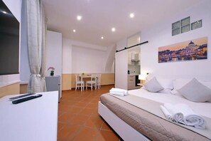 1 chambre, fer et planche à repasser, Wi-Fi, literie fournie