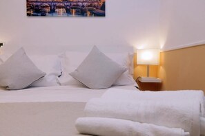 1 chambre, fer et planche à repasser, Wi-Fi, literie fournie