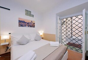 1 habitación, tabla de planchar con plancha, wifi y ropa de cama