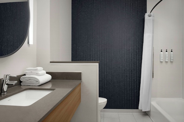 Ücretsiz banyo/kozmetik ürünleri, saç kurutma makinesi, havlu, sabun