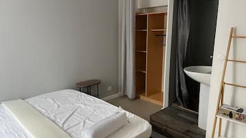 1 habitación, wifi y ropa de cama