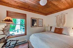 3 chambres, fer et planche à repasser, lit parapluie, Wi-Fi