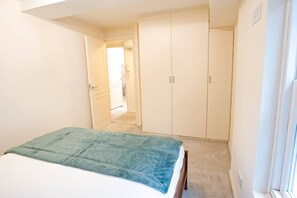 2 chambres, fer et planche à repasser, Wi-Fi, draps fournis