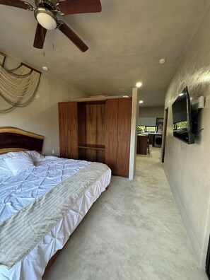 1 slaapkamer, een kluis op de kamer, gratis wifi, beddengoed