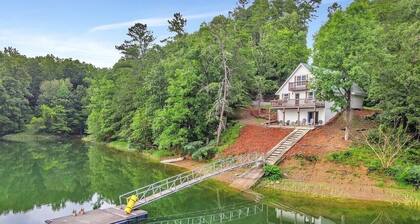 Smith Lake Fishing & Family Retreat - Private Dock, Calm Cove, Fire Pit, & Kayak