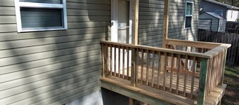 Cute 3 bedroom, 1 bath home less than 5 minutes from downtown.