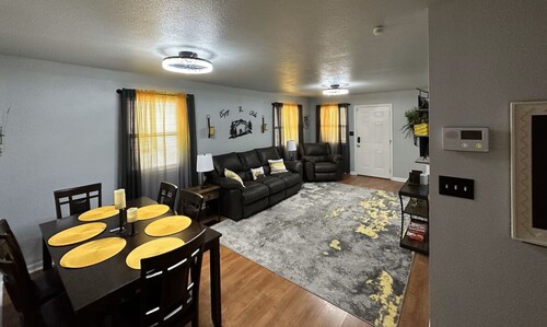 Cute 3 bedroom, 1 bath home less than 5 minutes from downtown.