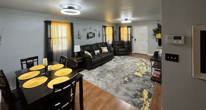 Cute 3 bedroom, 1 bath home less than 5 minutes from downtown.