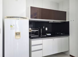 Apartamento | Cocina privada | Microondas, cafetera o tetera, licuadora y utensilios de cocina