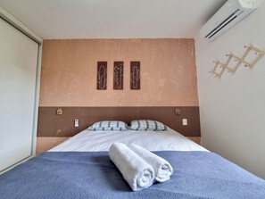 Apartment | 2 bedrooms, free WiFi, bed sheets