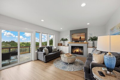  "Ocean Shore Desire" Beach Getaway! Beach/HotTub/Gameroom/Sleeps 10