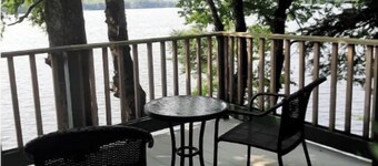Lake Iroquois.  Cozy Lakeside Retreat, Close to Williston, Burlington, Skiing

