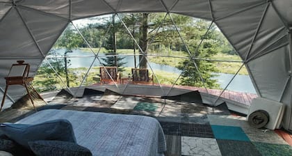 3 Secluded amazing spots on your own Private Pond. Serenity!