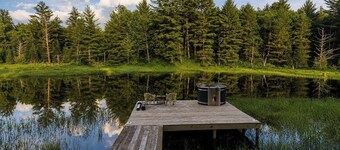Private Pond Retreat with Dome, Dockside Hot Tub and 3 Sleeping Spaces