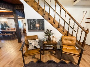 Interior - Perfect Family Cabin! 3 Master Suites, Sleeps 10, next to the park! (South Fork)