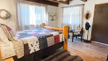 3 bedrooms, free WiFi, bed sheets, wheelchair access