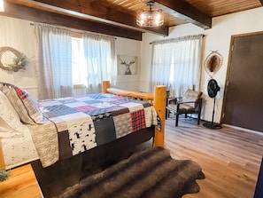 3 bedrooms, free WiFi, bed sheets, wheelchair access