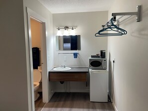 Family Room | Bathroom