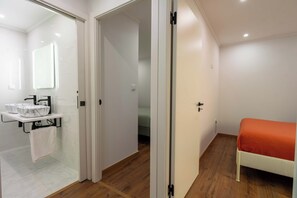 1 bedroom, in-room safe, desk, iron/ironing board