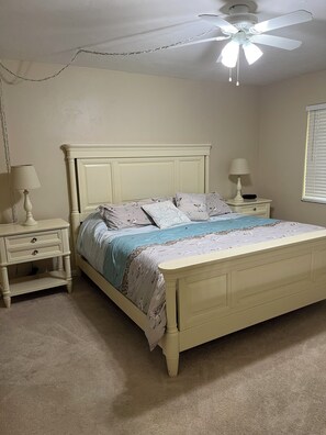 2 室のベッドルーム、アイロン / アイロン台、WiFi、ベッドシーツ