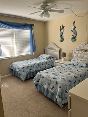 2 chambres, fer et planche à repasser, Wi-Fi, draps fournis