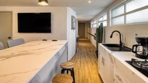 Apartemen Comfort, 3 kamar tidur, pemandangan kota | Dapur pribadi