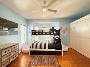 3 bedrooms, free WiFi, bed sheets