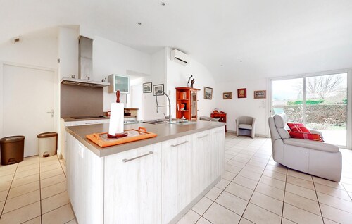 3 bedroom awesome home in Prayssac