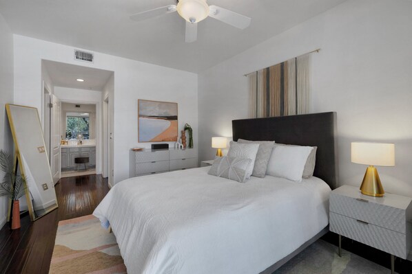 2 habitaciones, tabla de planchar con plancha, wifi y ropa de cama 