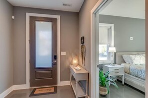 4 bedrooms, desk, iron/ironing board, travel crib