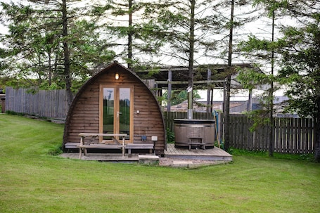 Terrace/patio. Cosy Rural Glamping Cabin With Hot Tub