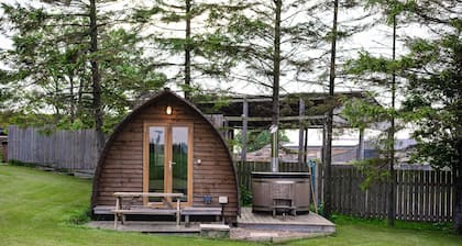 Cosy Rural Glamping Cabin With Hot Tub