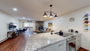 Interior - Close to Lifts | Fireplace | WiFi | Wren 202A (Angel Fire)