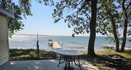 Cozy cabin in Waubay with WiFi, AC. Enjoy a relaxing getaway! Fantastic fishing!