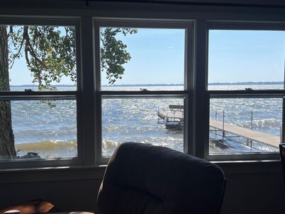 Cozy cabin in Waubay with WiFi, AC. Enjoy a relaxing getaway! Fantastic fishing!